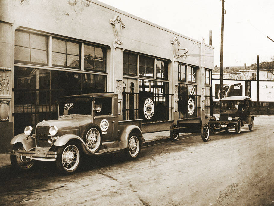 Jersey Standard acquires a 50-percent interest in Humble Oil Refining Company of Texas. It was during this year that Humble, led by its pioneering Chief Geologist Wallace Pratt, employed micropaleontology, the study of microscopic fossils contained in cuttings and core samples from drilling, as an aid in finding oil.