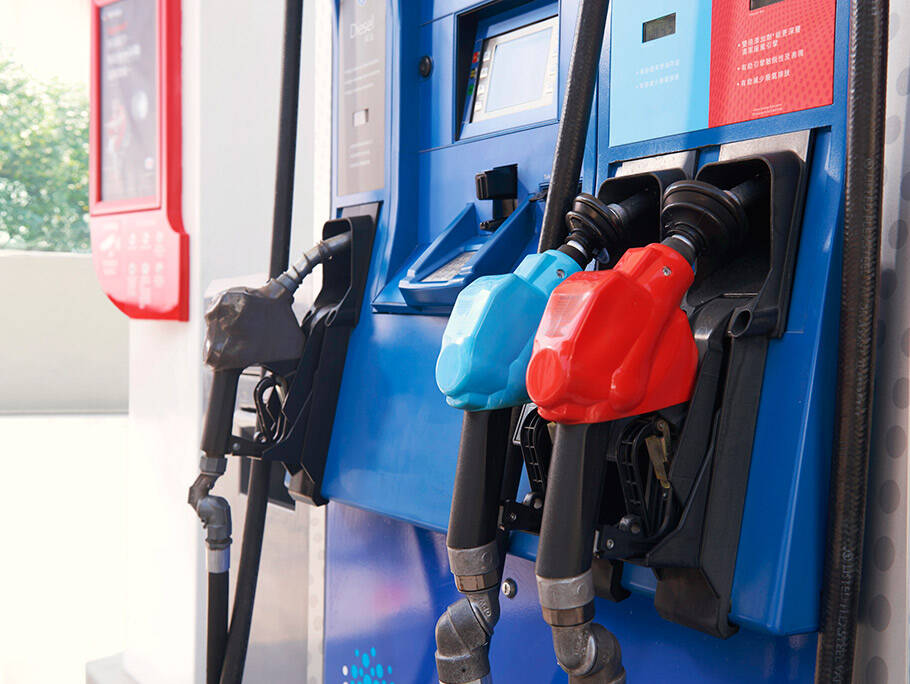 A vapor recovery system is designed to capture the vapors emitted during the fuel unloading and dispensing process in order to reduce emissions and recover fuel that can be returned to the energy stream.
Each Esso service station has installed a vapor recovery system in compliance with Hong Kong governments Air Pollution Control (Petrol Filling Stations) (Vapour Recovery) Regulation.